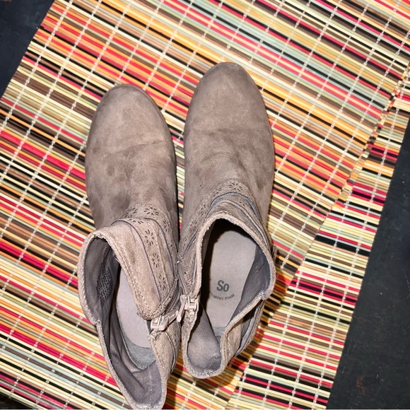 Girls boots - Picture 2 of 4